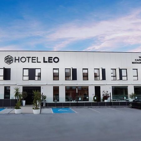 מונסטריו Hotel Leo מראה חיצוני תמונה