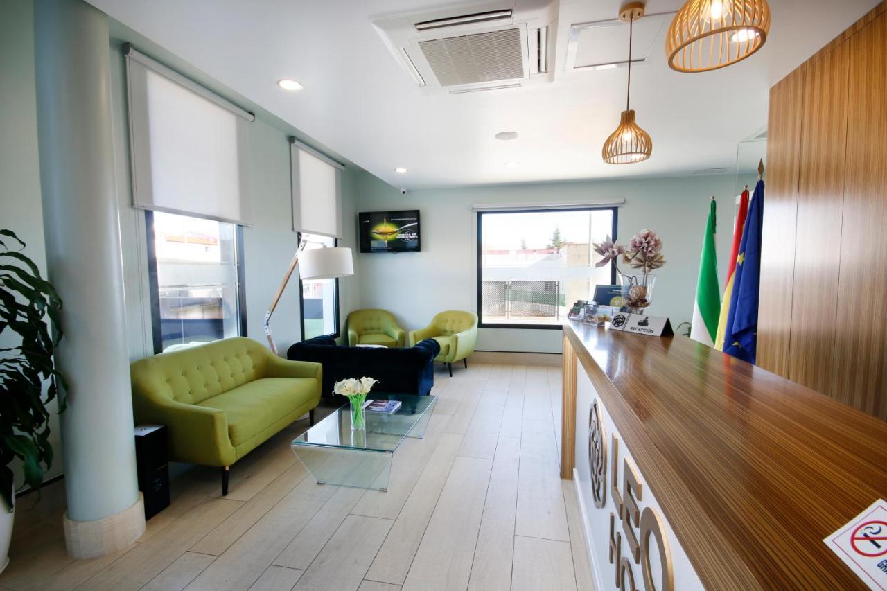 מונסטריו Hotel Leo מראה חיצוני תמונה