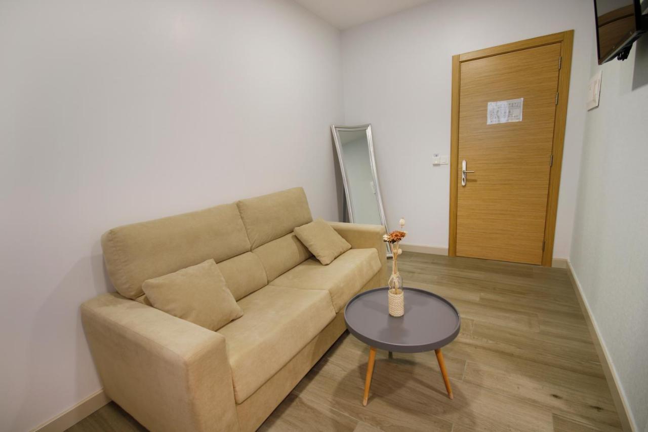 מונסטריו Hotel Leo מראה חיצוני תמונה