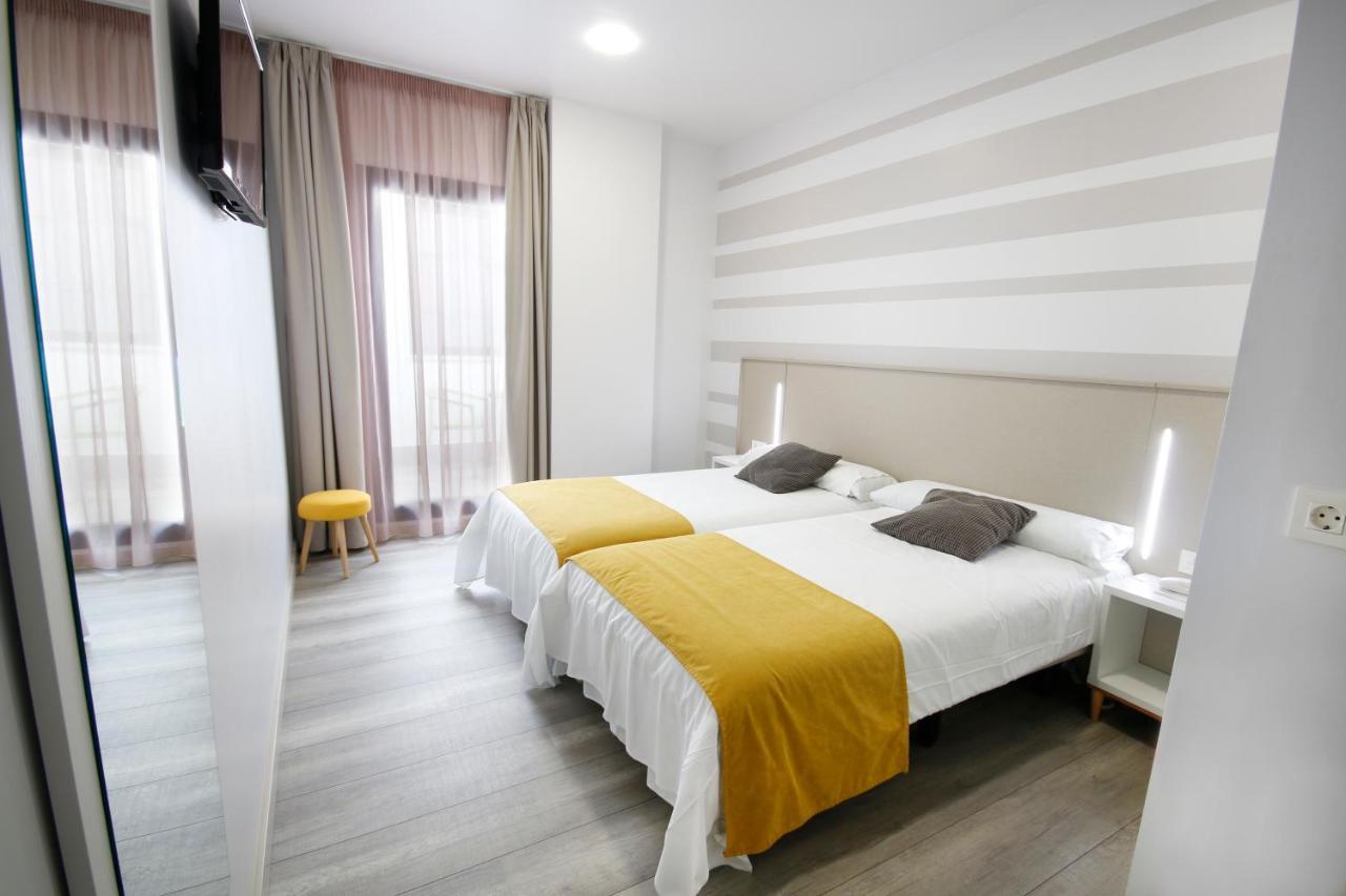 מונסטריו Hotel Leo מראה חיצוני תמונה