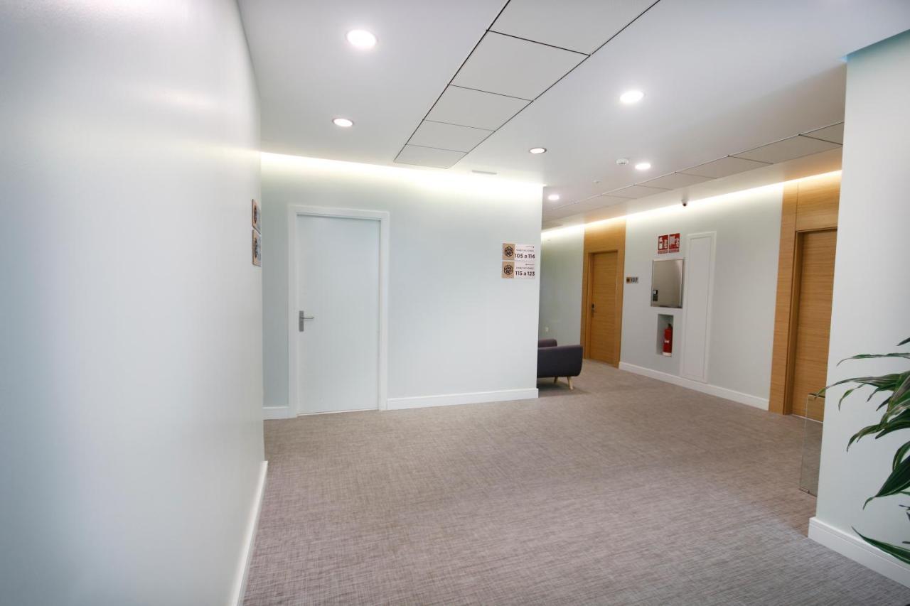 מונסטריו Hotel Leo מראה חיצוני תמונה