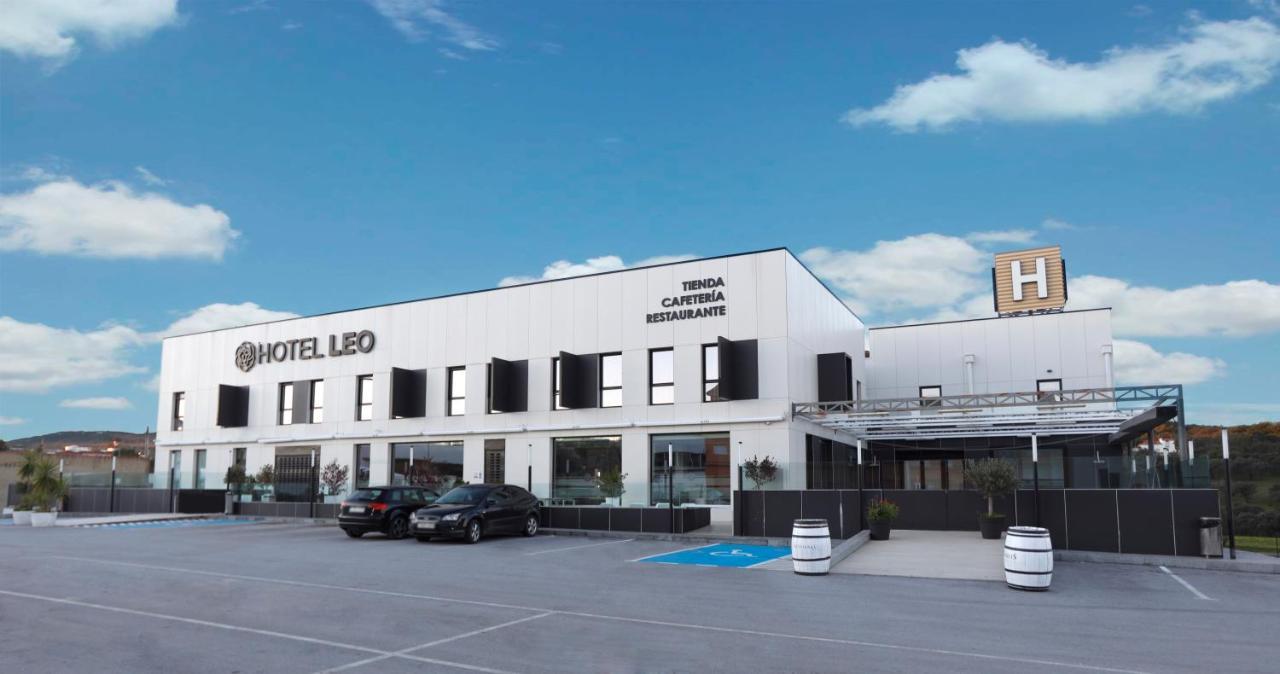 מונסטריו Hotel Leo מראה חיצוני תמונה