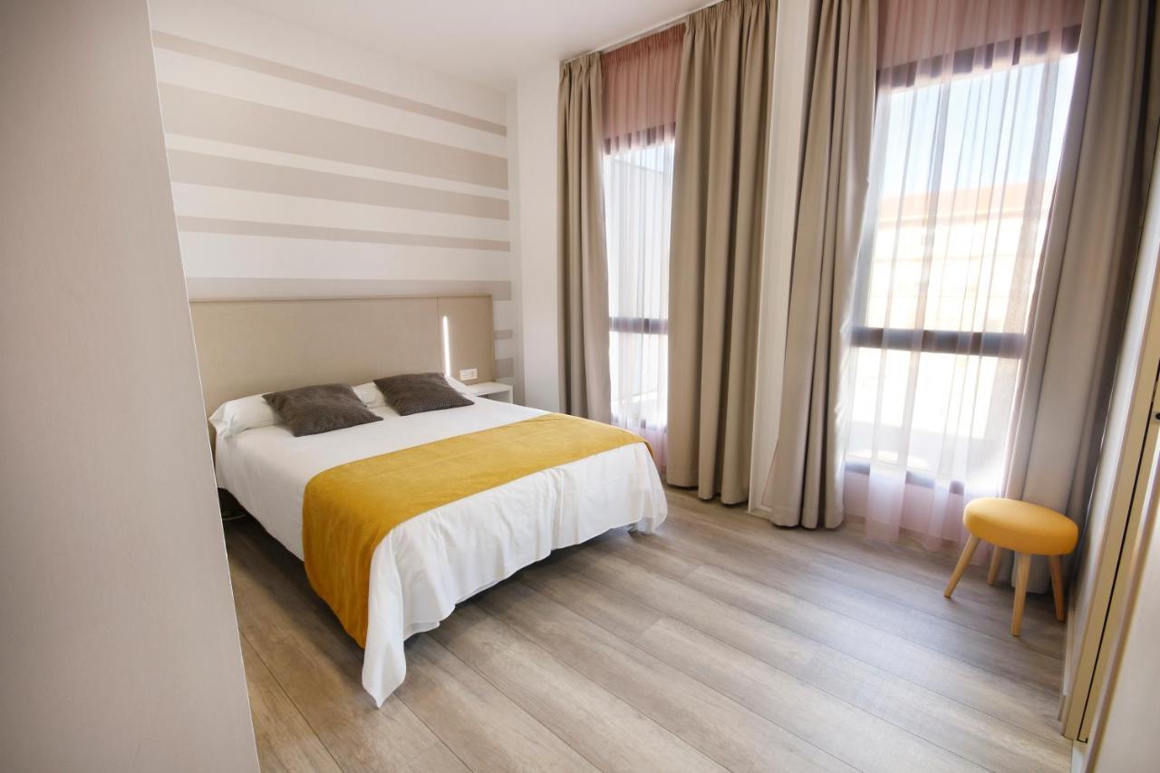 מונסטריו Hotel Leo מראה חיצוני תמונה