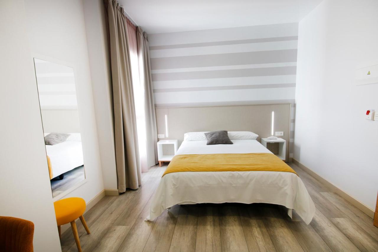 מונסטריו Hotel Leo מראה חיצוני תמונה