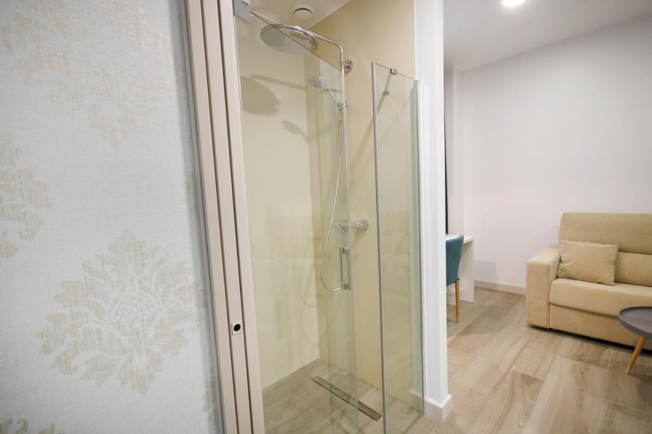 מונסטריו Hotel Leo מראה חיצוני תמונה