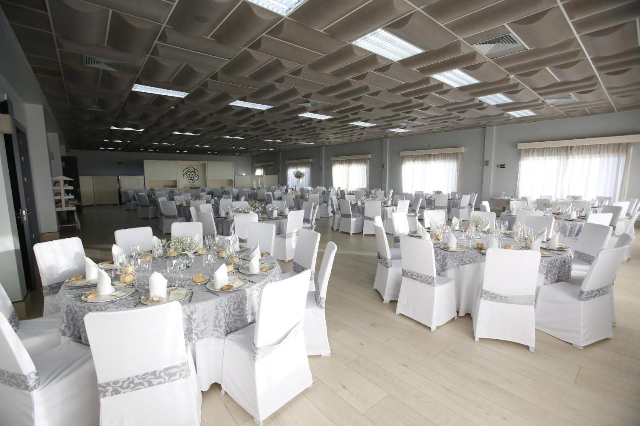 מונסטריו Hotel Leo מראה חיצוני תמונה