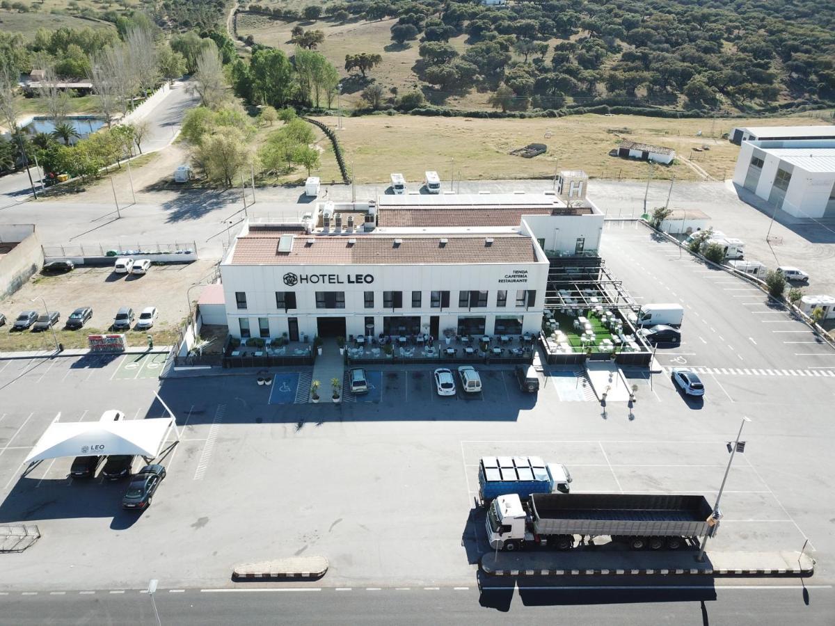 מונסטריו Hotel Leo מראה חיצוני תמונה