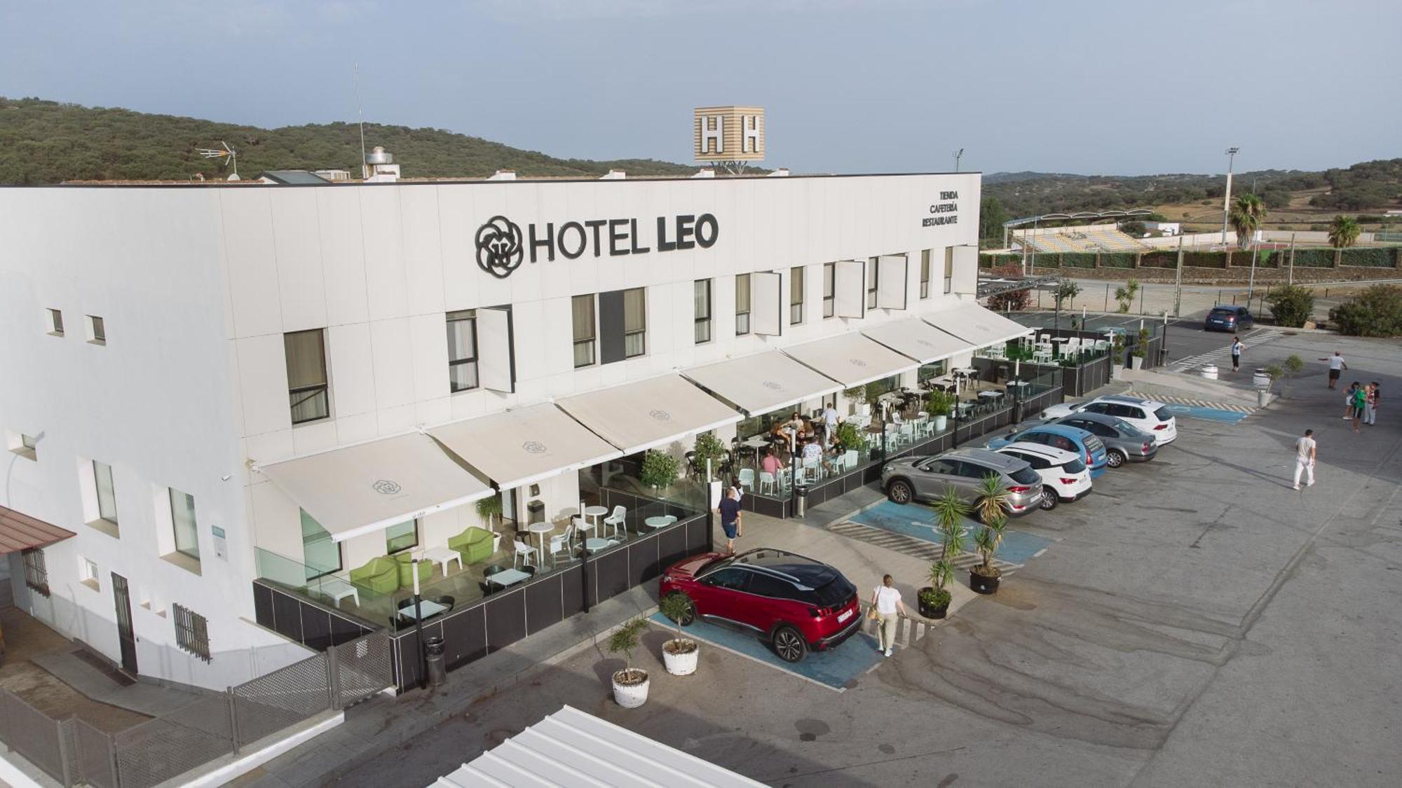 מונסטריו Hotel Leo מראה חיצוני תמונה