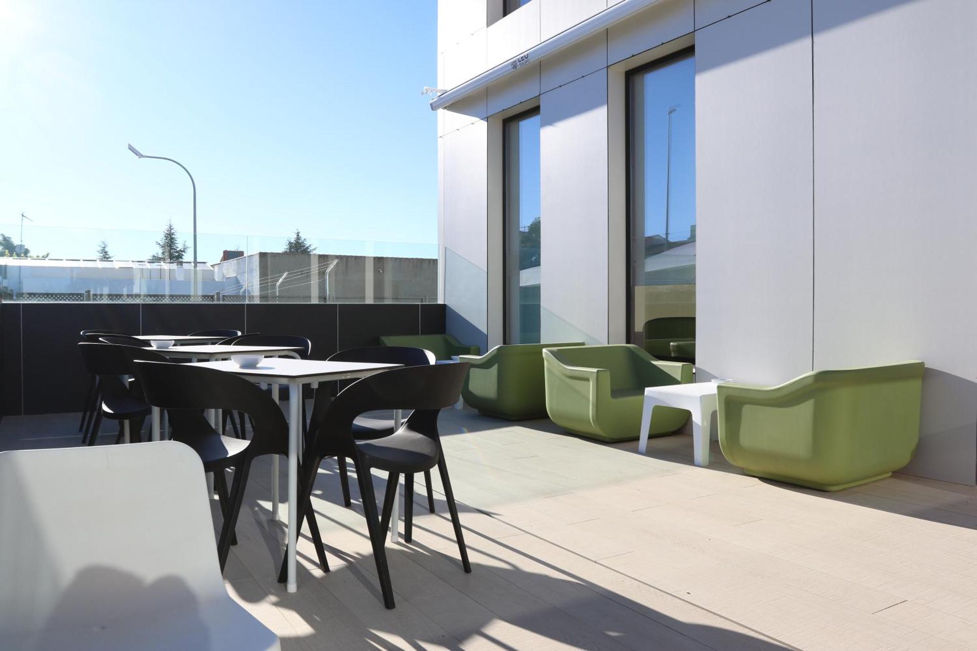 מונסטריו Hotel Leo מראה חיצוני תמונה