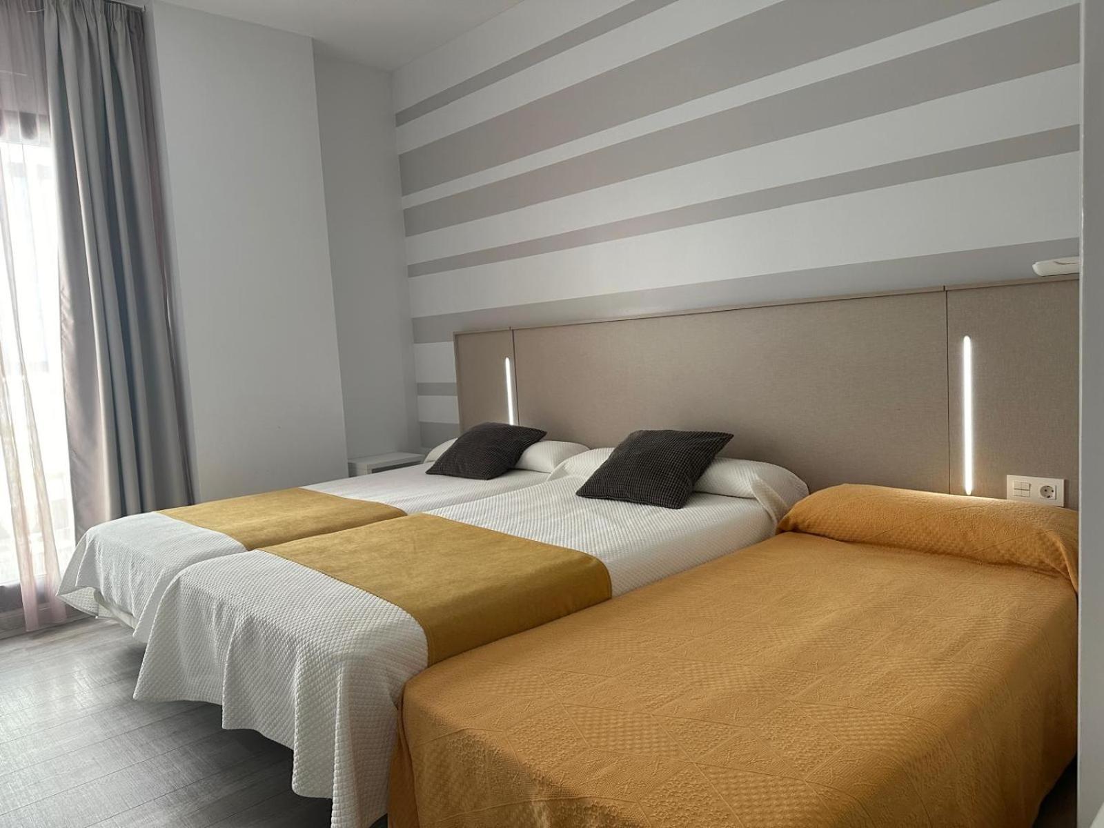 מונסטריו Hotel Leo מראה חיצוני תמונה